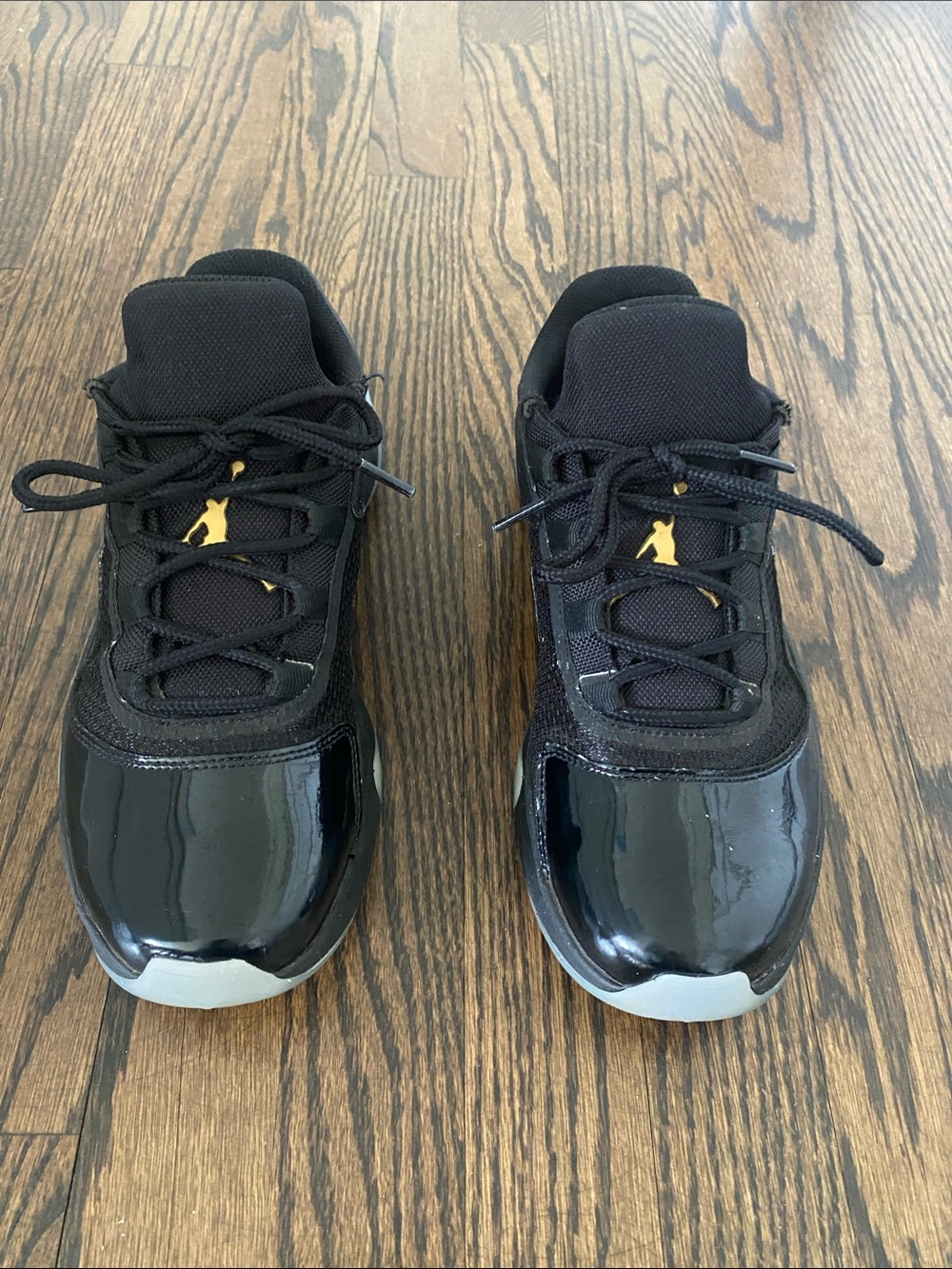 Jordan 11 CMFT Men size 7.5  Black/gold Sneakers